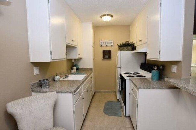 Interior Photo - Welcome Home to Garfield Manor
