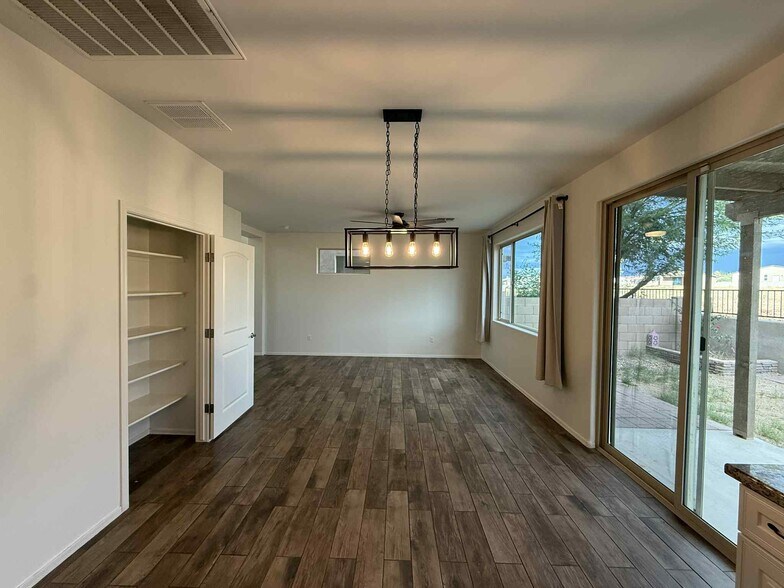 Building Photo - 109 S Crown Plaza