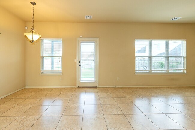 Building Photo - Beautiful 3 Bedroom, 2.5 Bath Home in Jenks