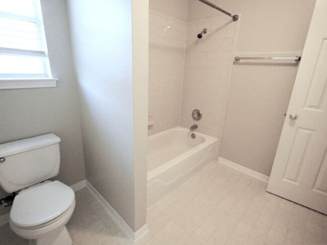Building Photo - Desirable 4 bedroom home in BEAUTIFUL Steiner Ranch!