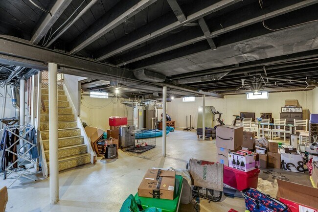 Building Photo - 1512 Genesee Ave