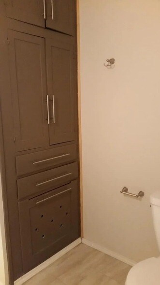 Building Photo - 304 Fulton St