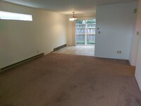 Building Photo - Quiet, Cozy 2-Bedroom Located in Columbia ...