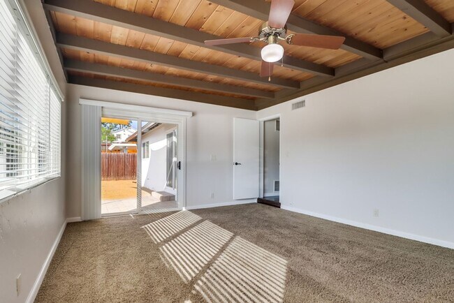 Building Photo - Pristine 4 bedroom, 2 bath, single level h...