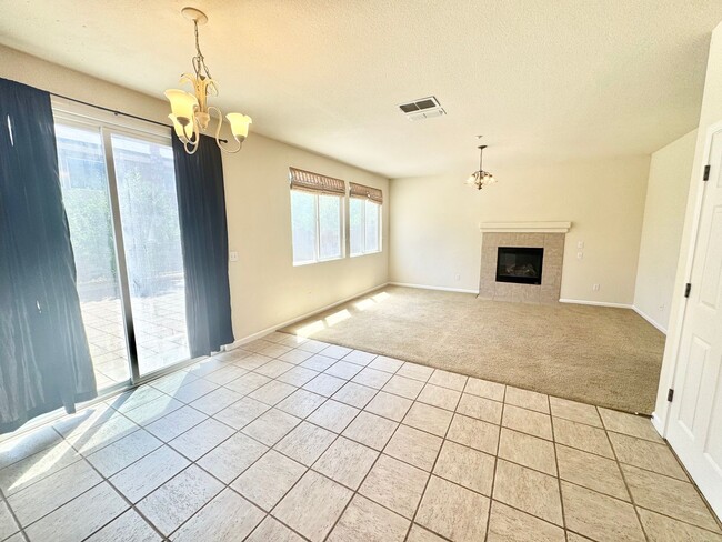 Building Photo - Lovely 2 Story Home In East Woodland In Great Location