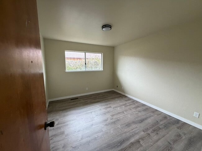Building Photo - 3006 Vera Ln