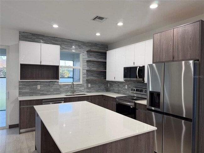 Building Photo - 3050 Wentworth St