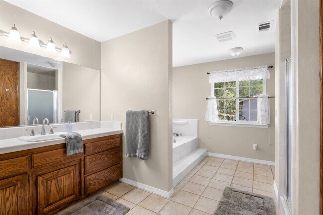 Building Photo - Private Gated Mini-Ranch • 7+ Acres • Luxury Country Living • Indoor Pool • Horses Welcome