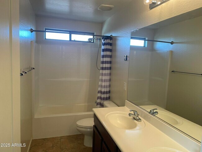 Building Photo - 4816 S Emery Cir