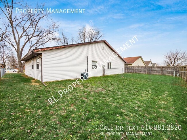 Building Photo - 3 bedroom and 1 bath duplex in Grove City