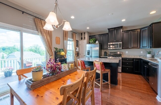 Building Photo - 2140 Elm Tree Knoll