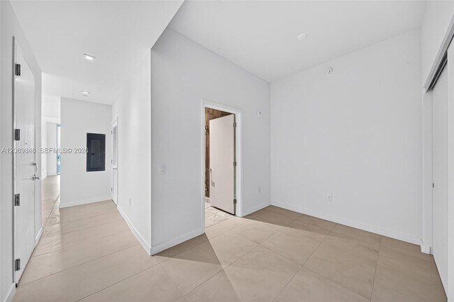 Building Photo - 1400 Biscayne Blvd