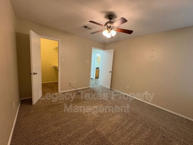 Building Photo - 641 Woodard Ave