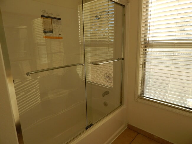 Building Photo - Stunning 4 Bedroom 3 Bath Home!!!