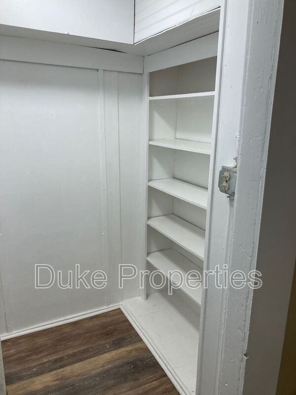 Building Photo - 431 W State St