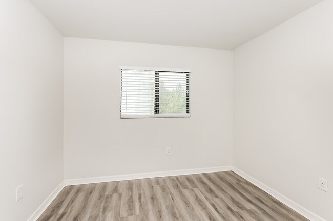 Building Photo - 3007 51st St W