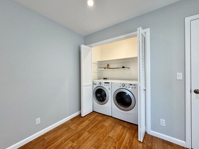 Building Photo - Napa, Gated Community Single Story 2 Bedro...