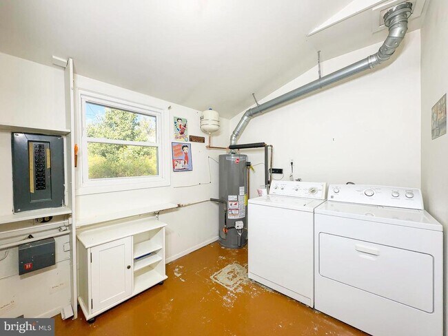 Building Photo - 3418 Medina Ln