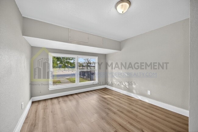 Building Photo - Charming 3-Bedroom Home for Rent – With Large Yard!!