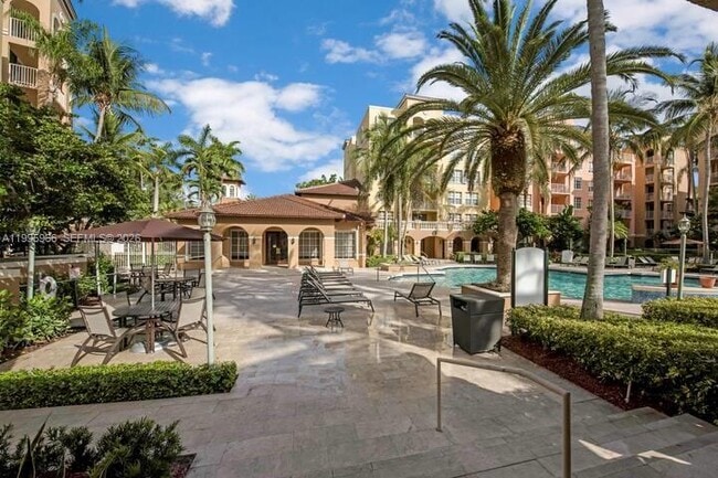 Building Photo - 19801 E Country Club Dr