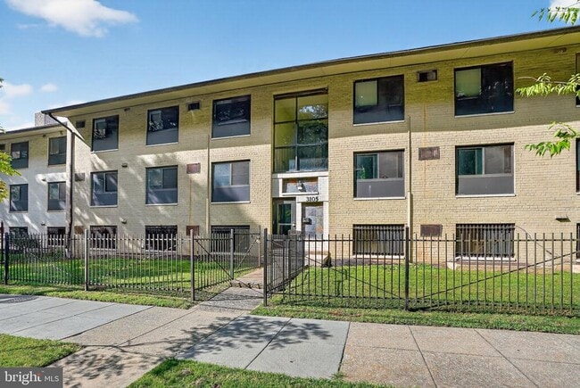 Building Photo - 3105 Naylor Rd SE