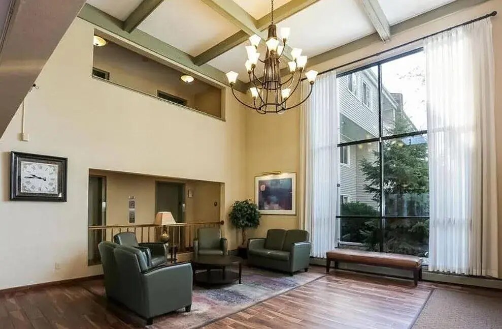 Building Photo - 1601 N Innsbruck Dr