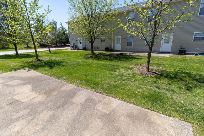 Building Photo - 5000 Derby Ridge Dr