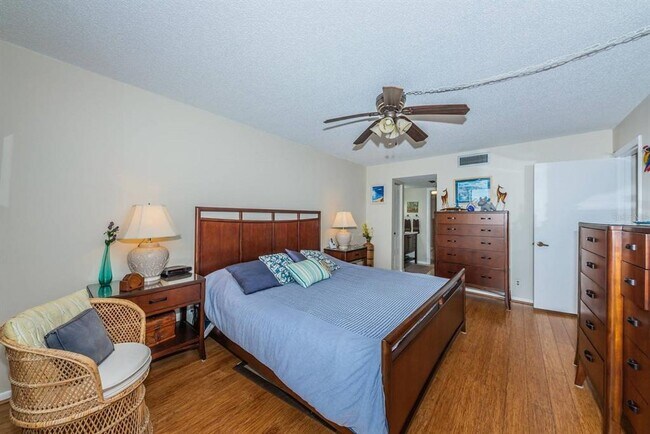 Building Photo - 6218 Palma Del Mar Blvd S