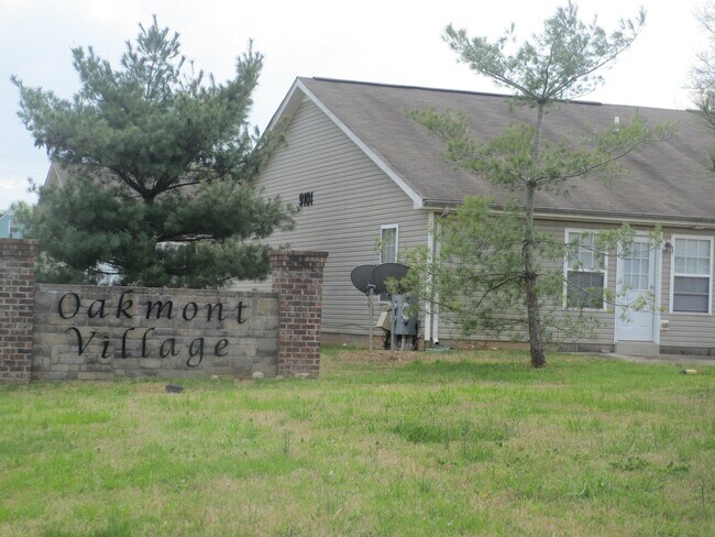 Building Photo - 9065 Pembroke Oak Grove Rd