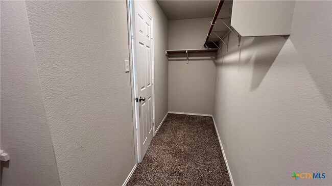 Building Photo - 2426 Elba Dr
