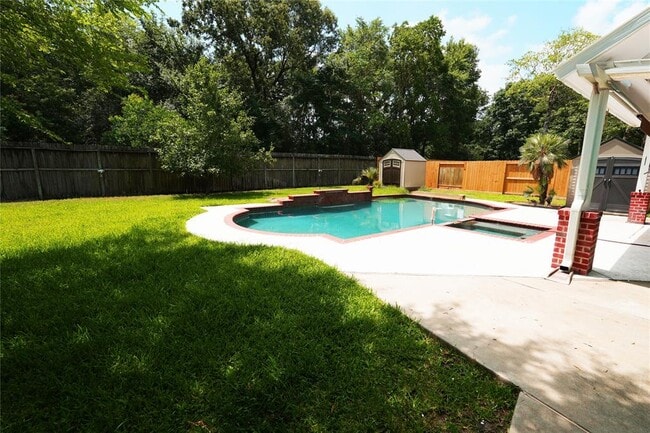 Building Photo - 135 Fairwind Trail Dr