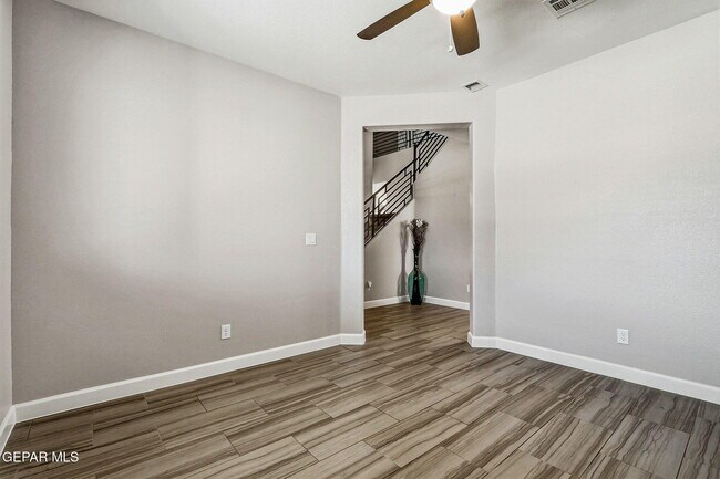 Building Photo - 13082 Oakhampton Ave