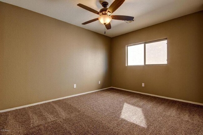 Building Photo - 11824 W Dahlia Dr