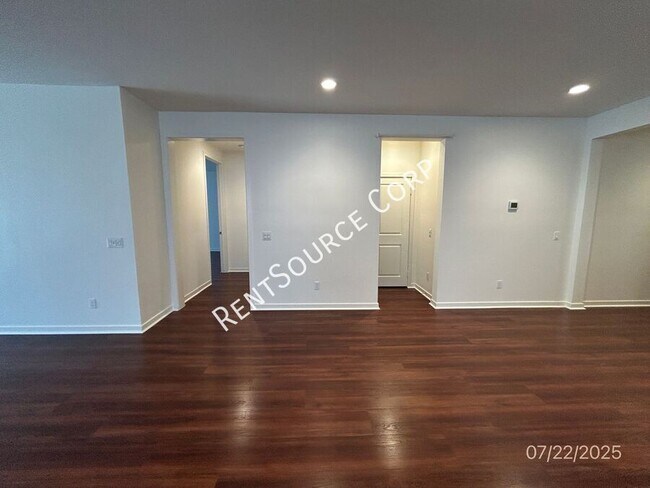 Building Photo - 45051 Marbella St