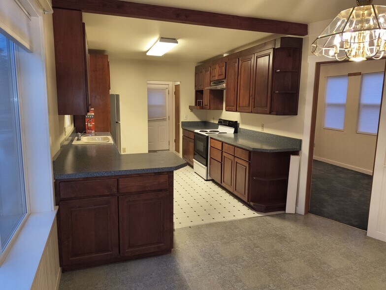 Building Photo - 13902 51st Ave S