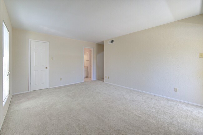 Building Photo - 14515 Wunderlich Dr