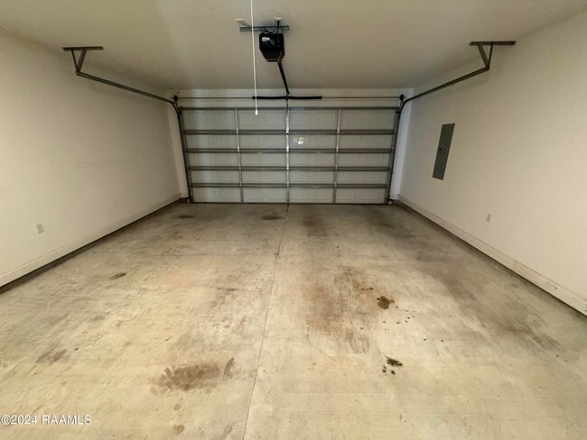 Building Photo - 304 San Sebastian Dr