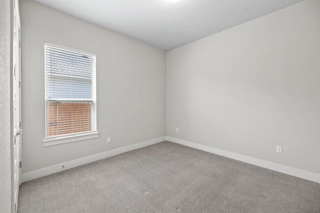 Building Photo - 11000 Charger Wy