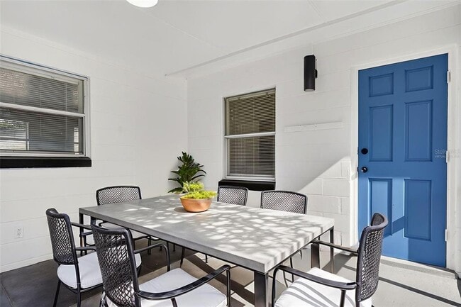 Building Photo - 3034 Touraine Ave