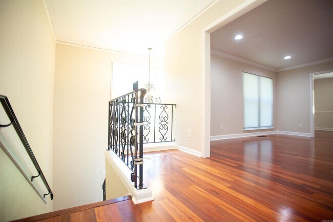 Building Photo - 8607 Linda Ln
