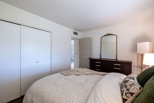 Building Photo - Charming 3BR House in Phoenix