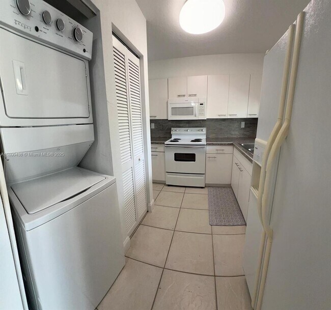Building Photo - 11750 SW 18th St