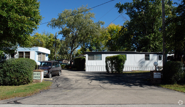 Building Photo - South Shore Village