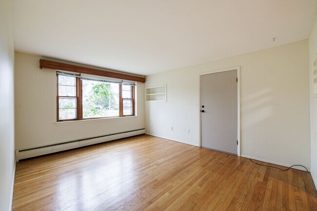 Building Photo - Emerson Road