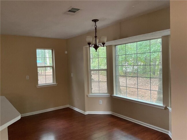 Building Photo - 2570 Treasure Ct