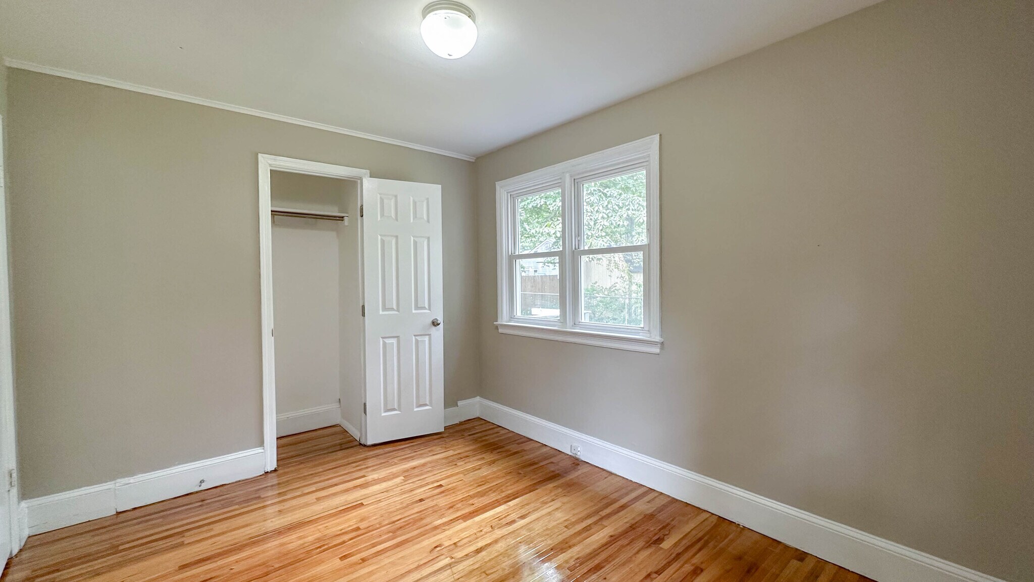 Building Photo - 134 Phillips Ave