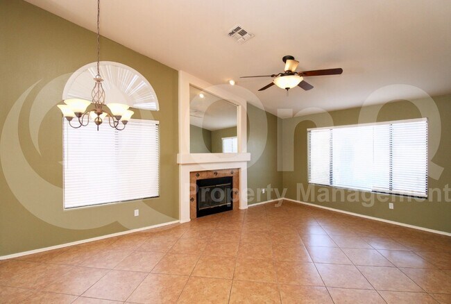 Building Photo - 4345 E Meadow Dr