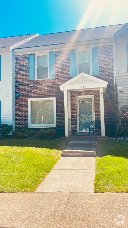 Building Photo - 8703 Hermitage Trace Ct