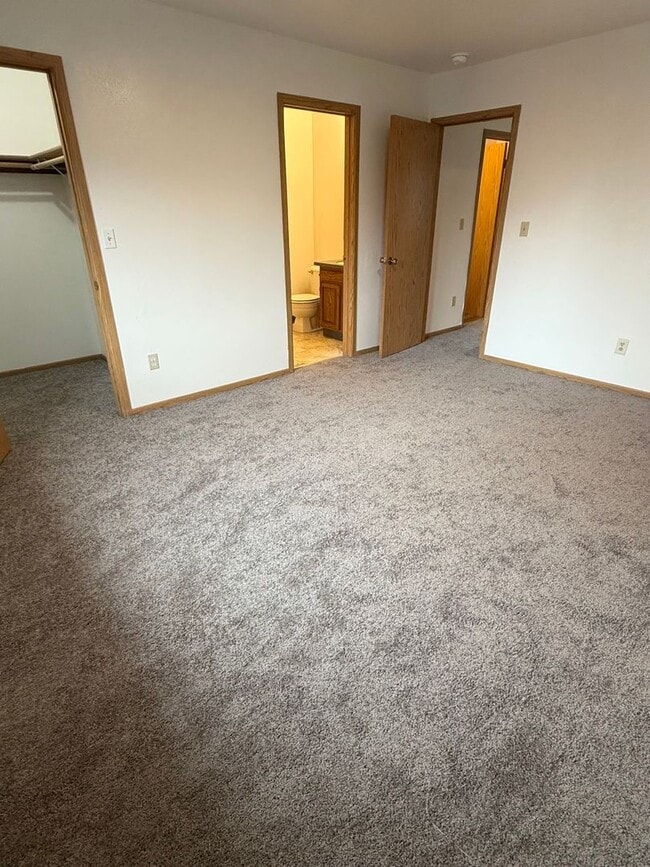 Building Photo - West Anchorage | 3BR 2.5BA | Garage | Pets...