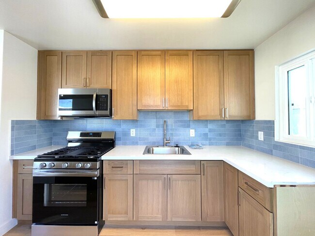 Building Photo - G22500E